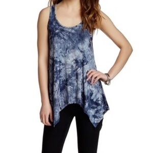 Wallpapher Sharkbit Hem Tank